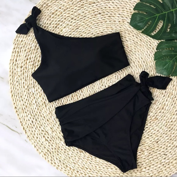 NEW ☀️ Black One Shoulder High Waisted Bikini - Picture 3 of 3
